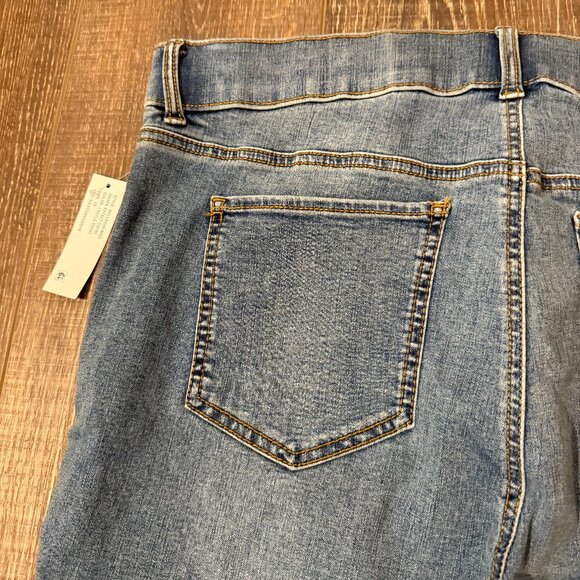 Gloria Vanderbilt Pull-On Hi-Rise Capri Jeans – Size 16 - Picture 9 of 16